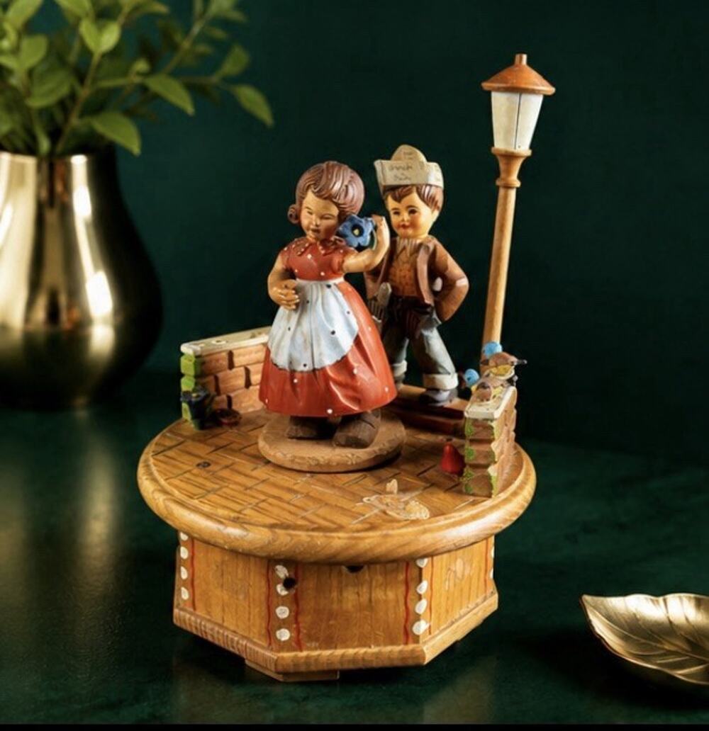 ANRI Italy Music Box Thorens Swiss Movement Rotating Boy And Girl Bell Bird READ